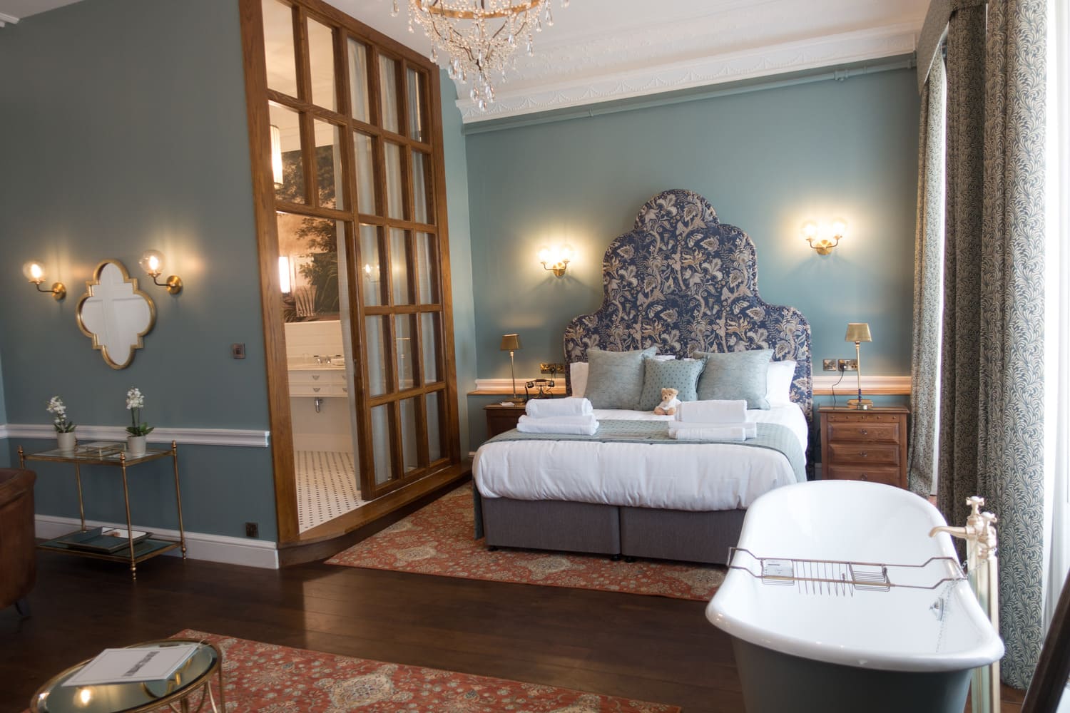 Hawstone Hall luxury Byron suite
